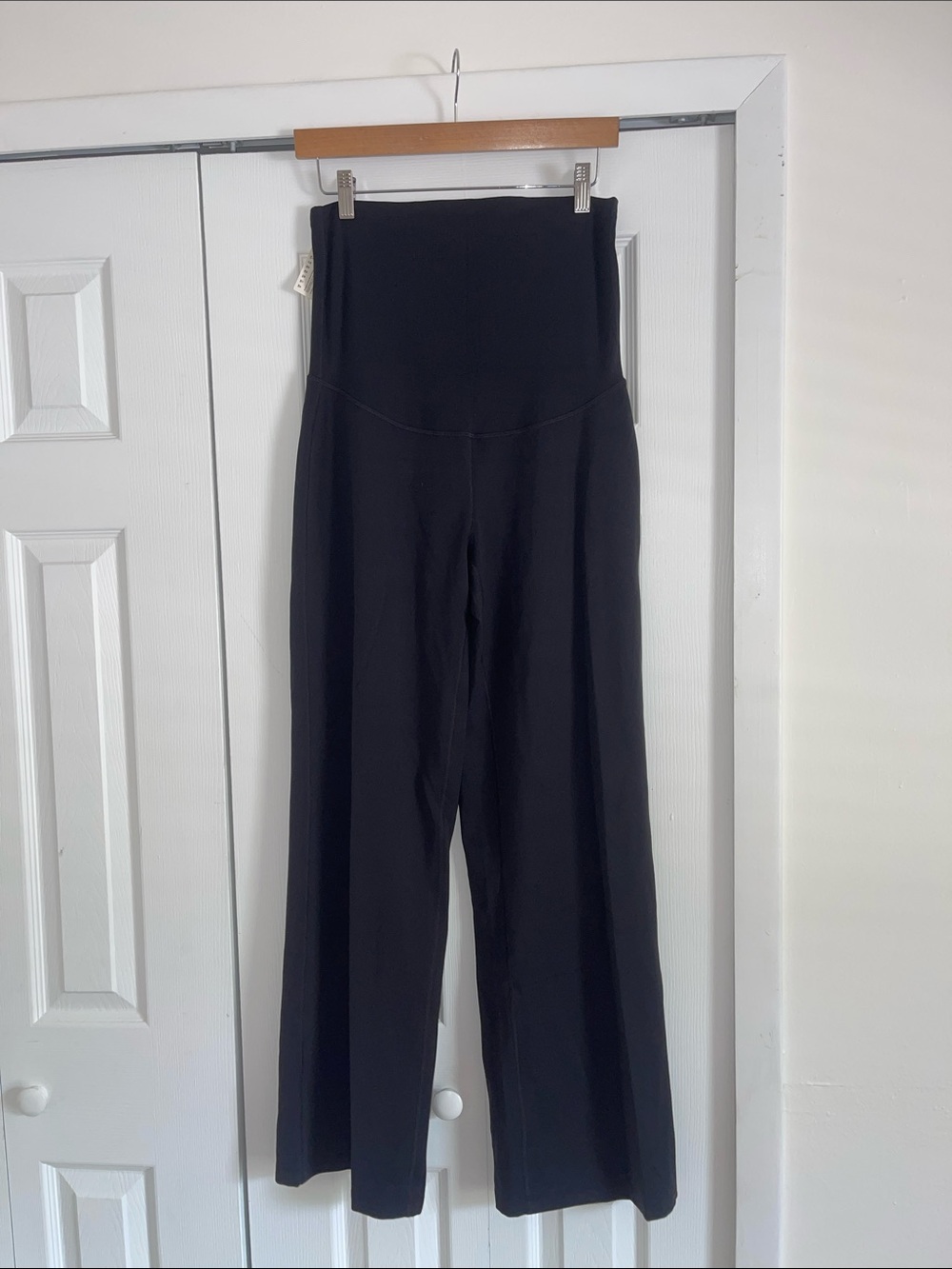 Maternity Black High-Waist Leggings - Medium - Picture 4 of 4